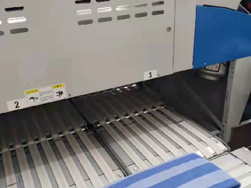 团风巾类折叠机-01